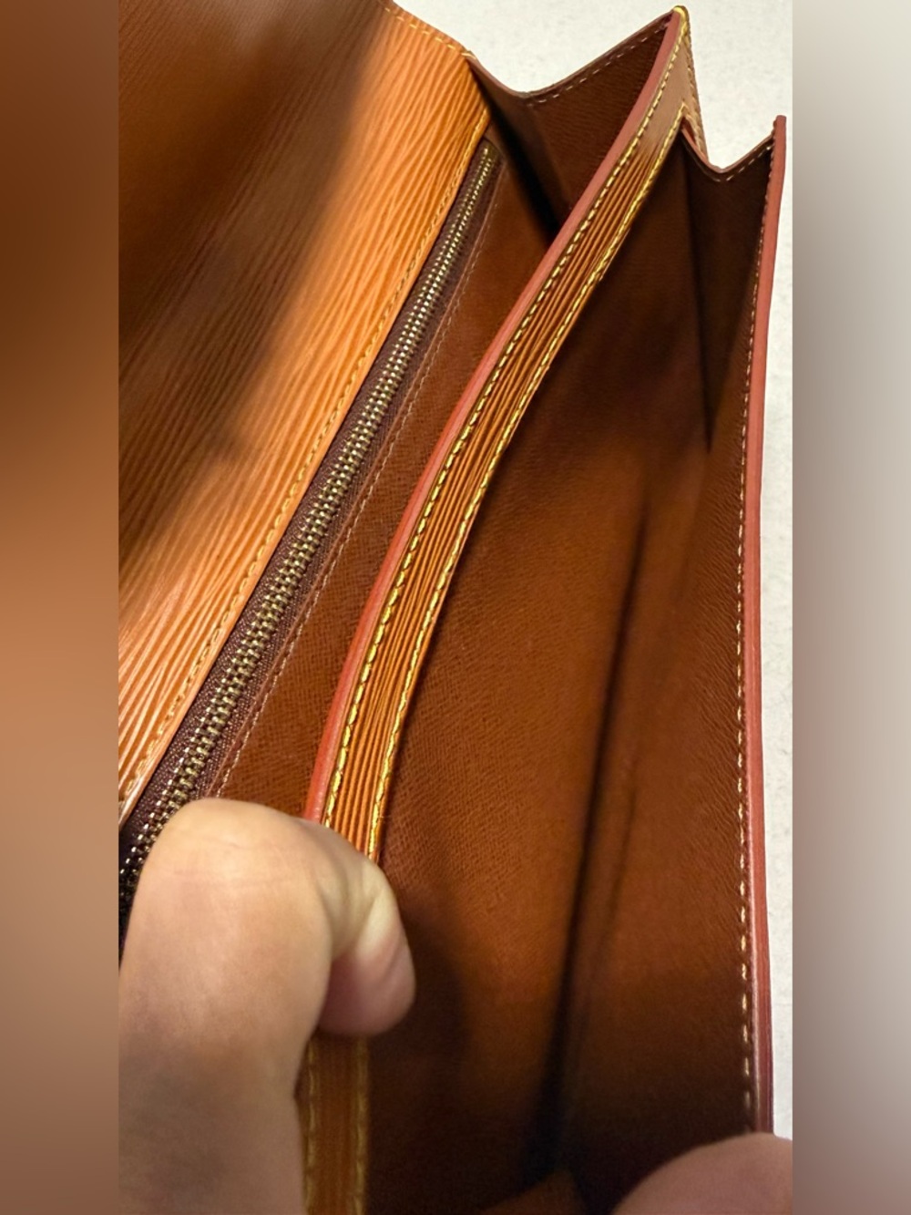 Louis Vuitton Vintage Pochette Sellier Dragonne Clutch Epi Leather - Picture 11 of 14